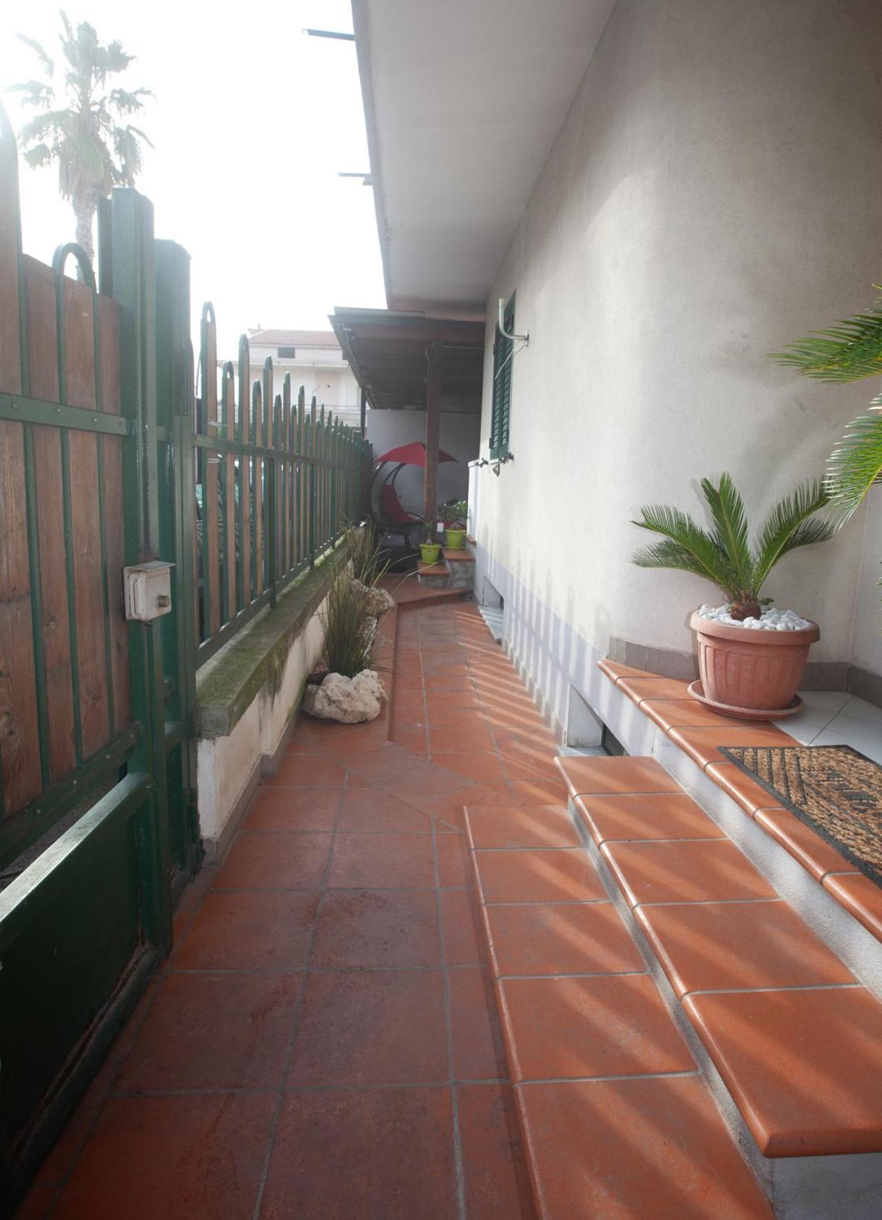 B&B Gianni Capodrise Bagian luar foto